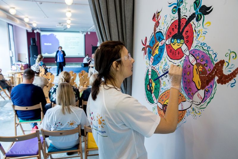 Warszawskie Centrum Wielokulturowe zyskało nowe kolory dzięki programowi Colorful Communities