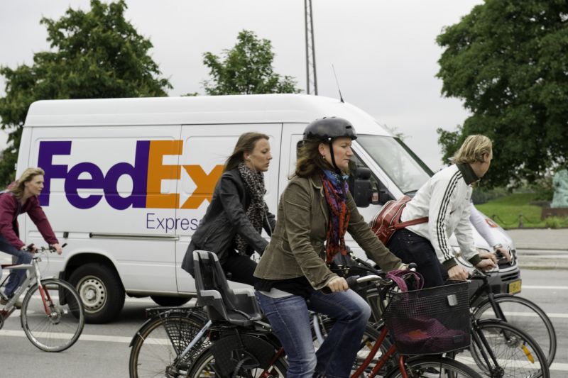FedEx Express rozpoczyna dwuletnią współpracę z Globalnym Sojuszem NGO na rzecz Bezpieczeństwa Drogowego
