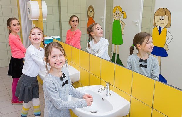FERRO dzieciom - firma remontuje łazienki dla sześciolatków