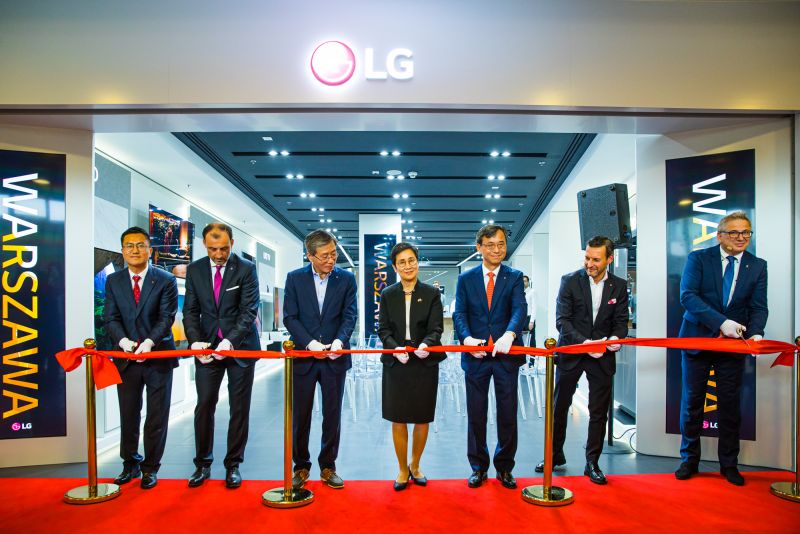 LG poszerza strategię i wkracza na rynek dóbr premium – otwierając w Warszawie swój pierwszy w Europie Brand Store