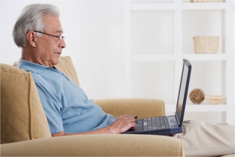 Czy osoby w wieku 55+ robią zakupy przez Internet?
