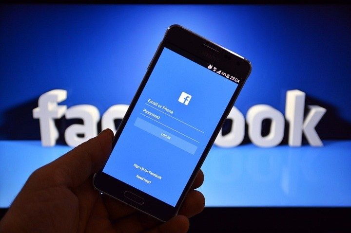 Kryzysu Facebooka ciąg dalszy. Messenger pobiera informacje o połączeniach i SMS