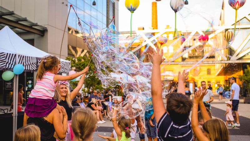 „Dzień Dziecka z Książką w Koneserze” – bezpłatne warsztaty dla najmłodszych w Centrum Praskim Koneser