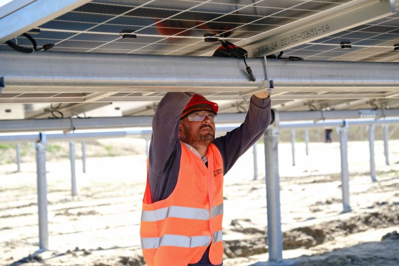 Trina Solar dostarcza zintegrowane moduły fotowoltaiczne o mocy 67,5 MWp wraz systemem śledzenia do Project Blue – największego prywatnego parku fotowoltaicznego w Albanii