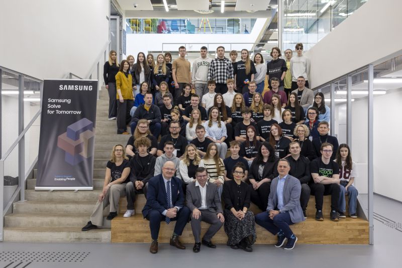 Dlaczego nie warto bać się technologii? Młodzi innowatorzy rozwijali prototypy podczas Solve for Tomorrow Campus