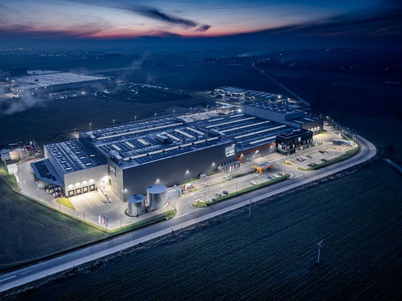 1300 lamp Lena Lighting w zakładzie Polipak w Kijewie