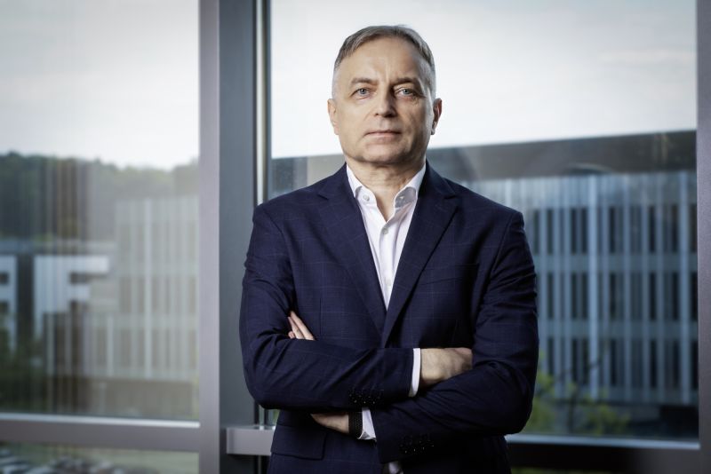 Szczyty sezonowe trwają a brakuje rąk do pracy. Czy outsourcing procesowy będzie skuteczną odpowiedzią na niedobory kadr?