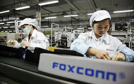 Sharp rozważa zakończenie współpracy z Foxconn