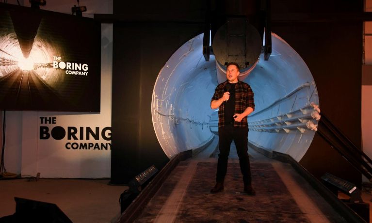 Elon Musk pokazał ukończony już podziemny tunel pod Los Angeles