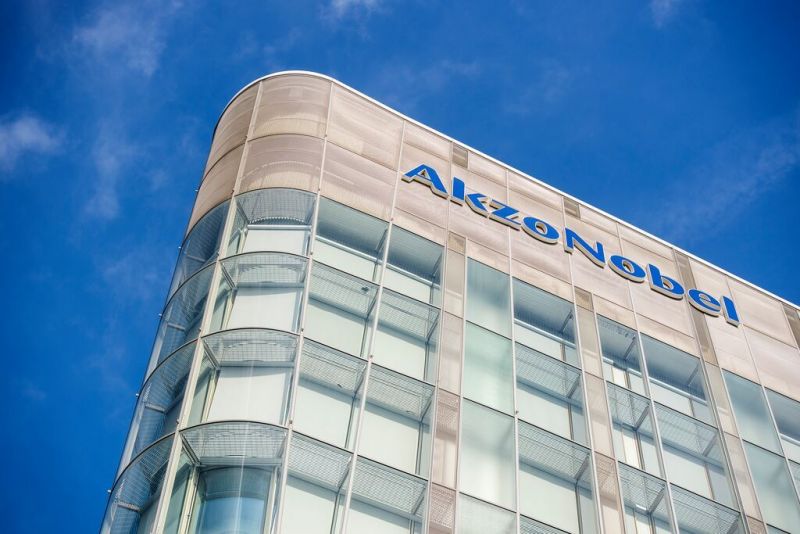 AkzoNobel zwiększa przychody o 26% i osiąga 335 mln EUR skorygowanego zysku operacyjnego