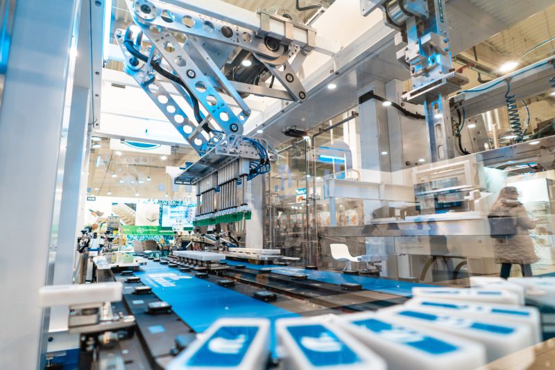 Schneider Electric i Maluka wspólnie tworzą przyszłość inteligentnego pakowania  – nowoczesna automatyzacja w służbie elastyczności i efektywności