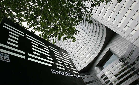 Akcje IBM w dół o 5%