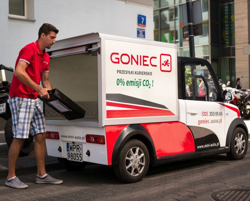 Warszawska firma kurierska GONIEC stawia na samochody elektryczne