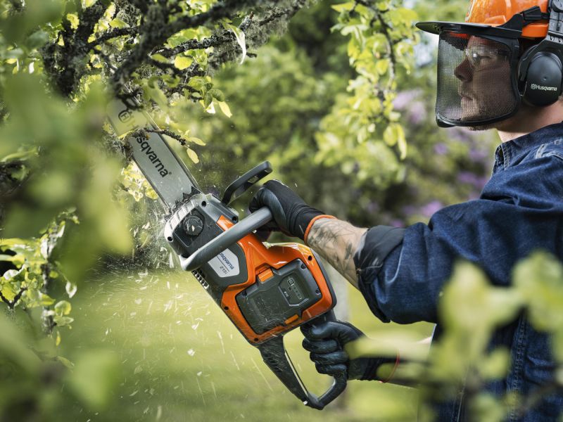 Husqvarna powiększa rodzinę narzędzi Aspire™ i wprowadza nowe pilarki akumulatorowe