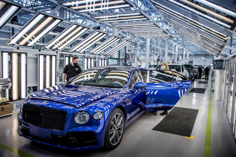 Bentley Motors ogłasza gotowość do produkcji modeli BEV oraz zobowiązuje się do inwestycji 2,5 mld funtów w zrównoważony rozwój