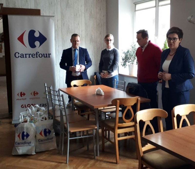 Carrefour Polska pomaga poszkodowanym na skutek wybuchu gazu w Poznaniu