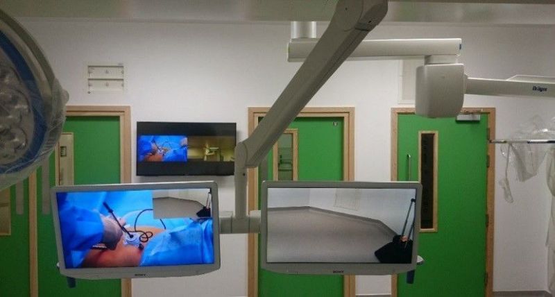 16 sal operacyjnych ze sprzętem cyfrowym w dziecięcym szpitalu Alder Hey