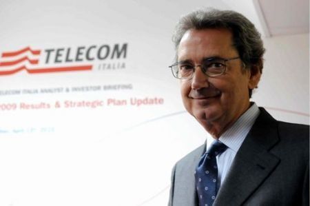 CEO Telecom Italia rezygnuje