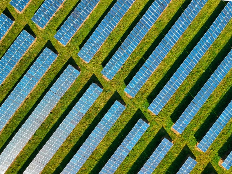 Equinix wspiera budowę pięciu farm słonecznych