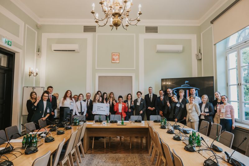 Aplikacje, turbiny i lodówka na insulinę – uczniowie zaprezentowali projekty podczas posiedzenia Parlamentarnego Zespołu ds. Dzieci