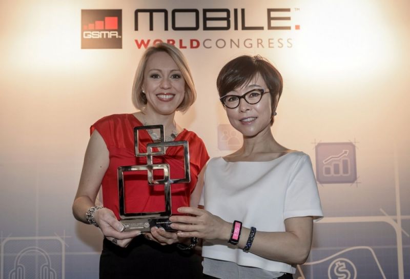 Samsung Gear Fit z nagrodą GSMA na Mobile World Congress 2014
