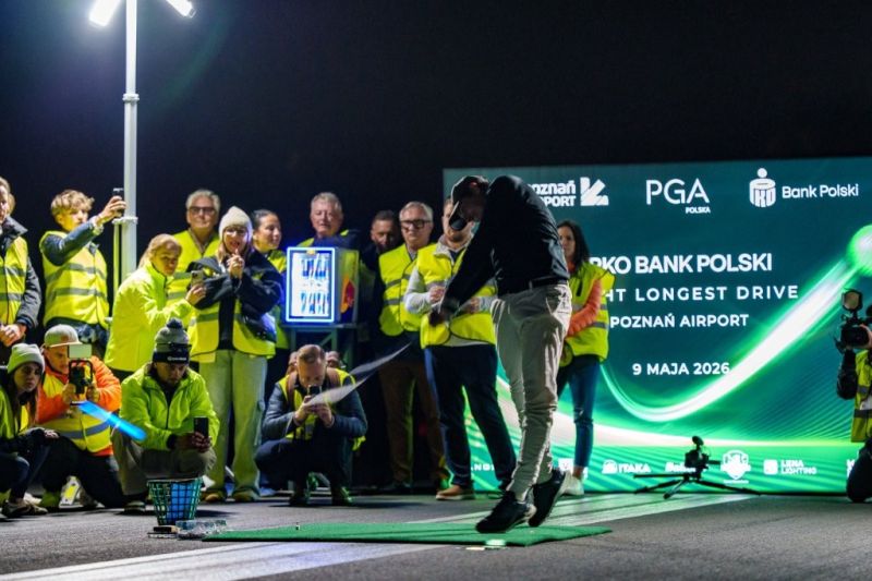 Historyczny Night Longest Drive na pasie startowym lotniska Poznań Airport. Zwyciężył David Shinto.