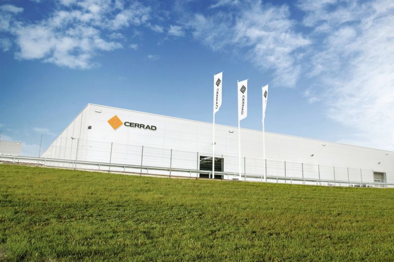 Cerrad otworzył w Starachowicach jedną z najnowocześniejszych fabryk na świecie i wprowadził na rynek największe płyty gresowe w Polsce