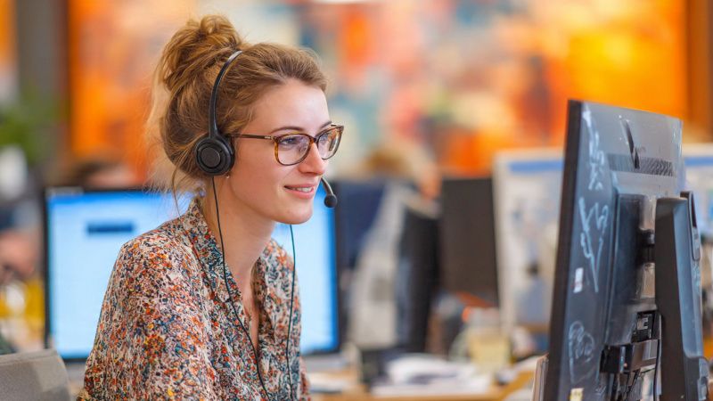 Europejskie centra obsługi stawiają na konsolidację i więcej AI