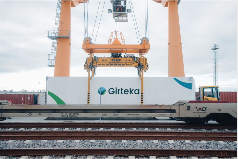 Girteka i CargoBeamer biją rekordy w przewozach intermodalnych – razem przetransportowali 20 000 naczep